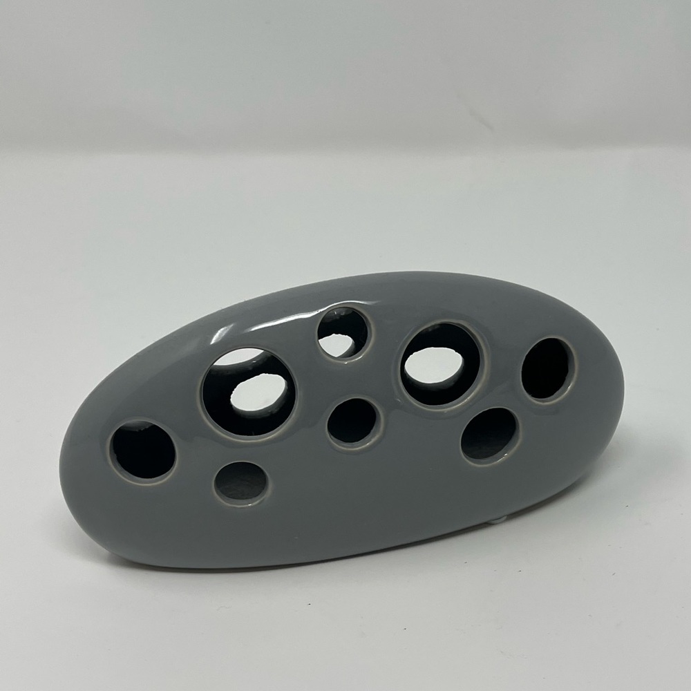 Ceramic decorative figurine